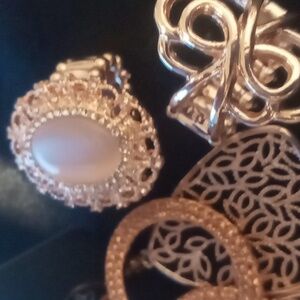 Rose gold dangle earrings X2 & 2x expandable matching rings.